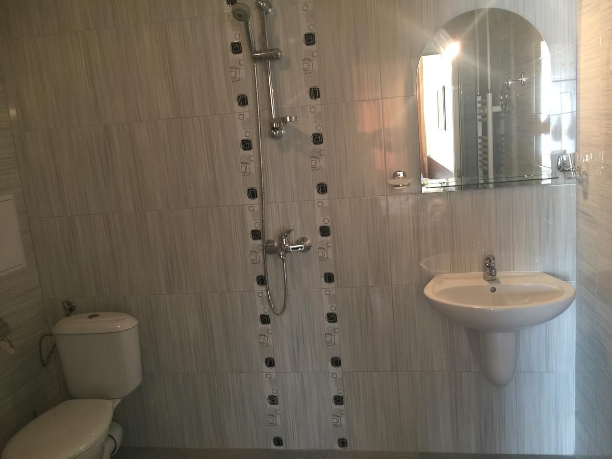 Хотел "Божур" Mineralni Bani Extérieur photo