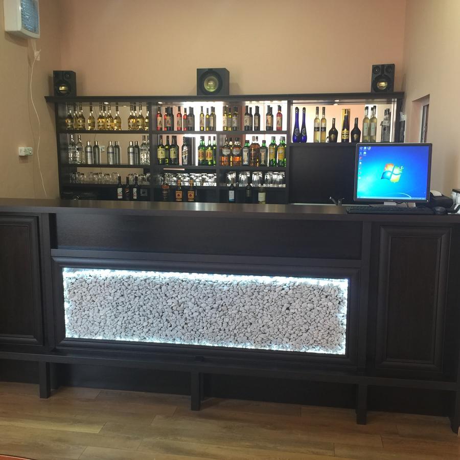 Хотел "Божур" Mineralni Bani Extérieur photo