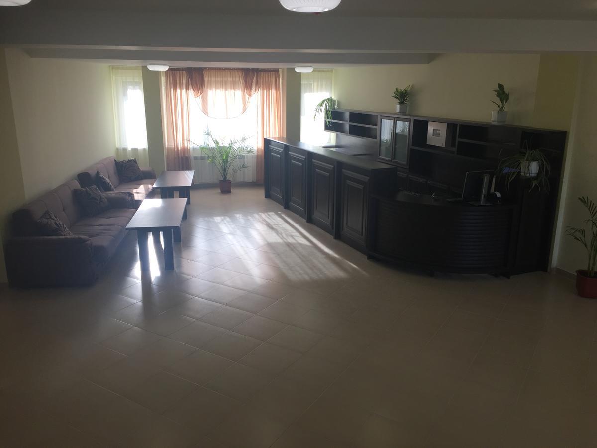 Хотел "Божур" Mineralni Bani Extérieur photo