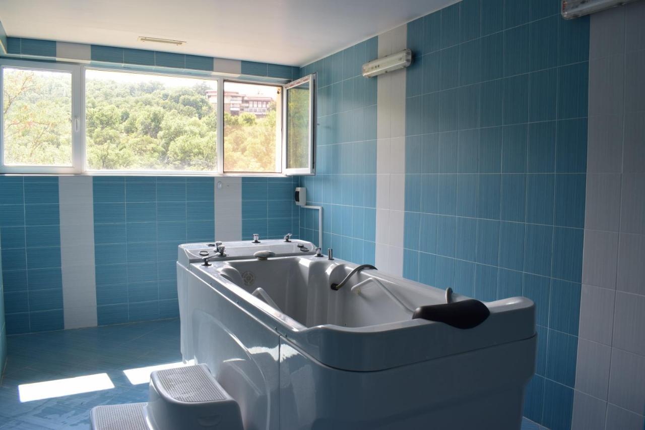 Хотел "Божур" Mineralni Bani Extérieur photo